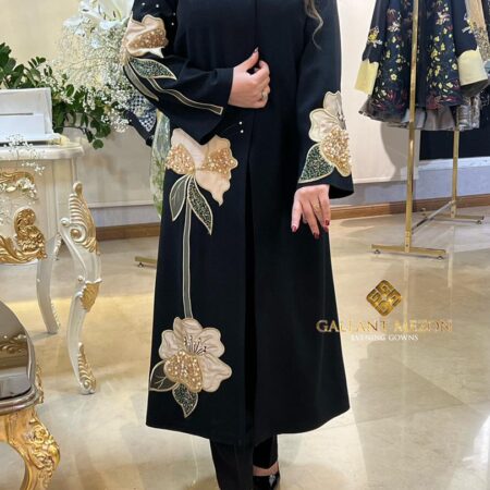 مانتو مجلسی مشکی بلند با طرح گل طلایی جواهر دوزی
